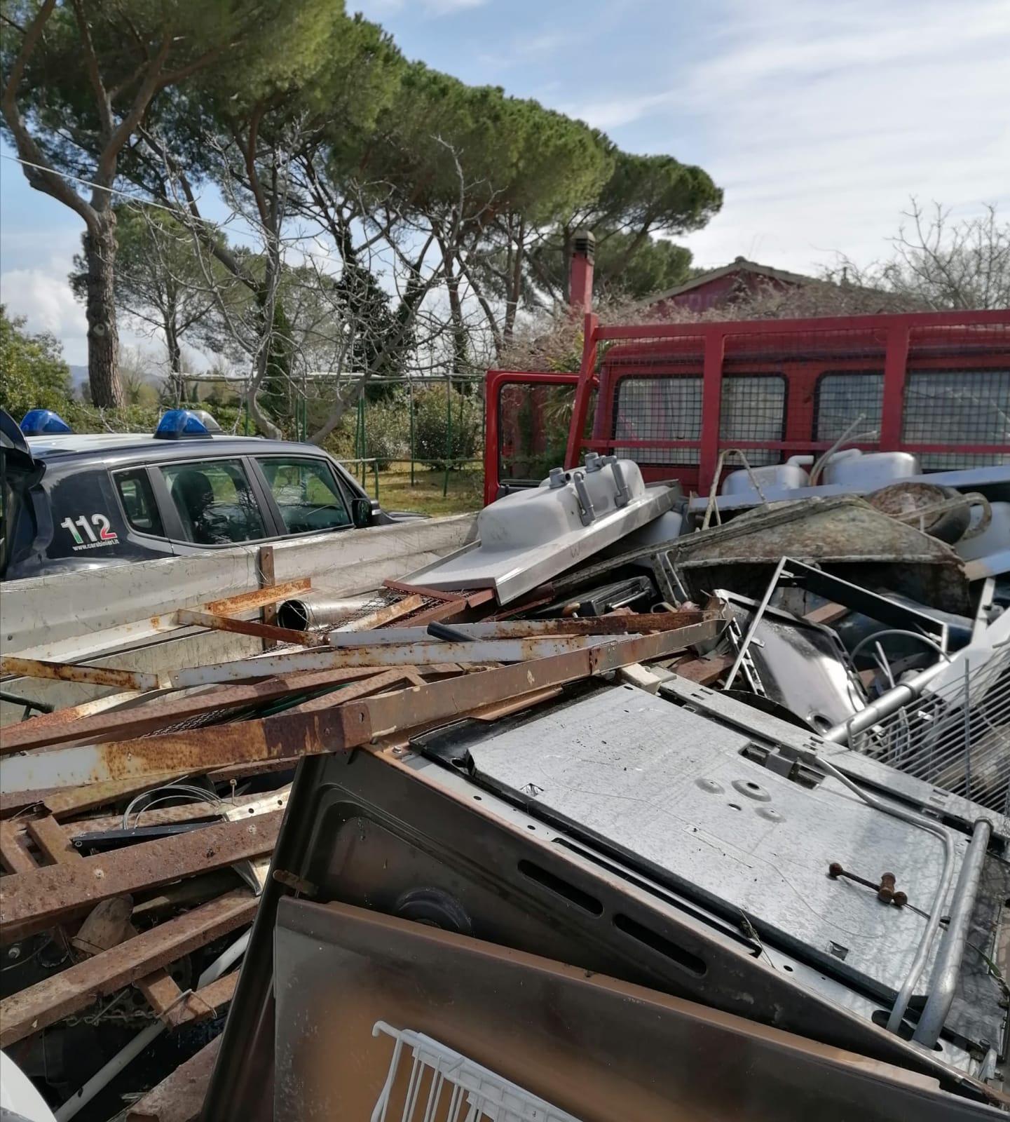 Roccastrada: trasporto abusivo di rifiuti, multato dai Carabinieri  