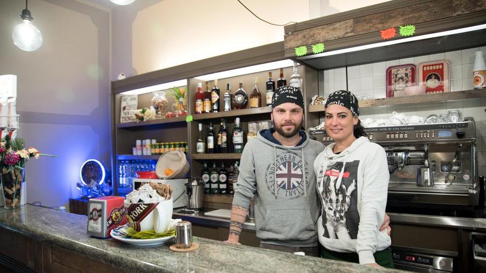 Il sogno di due giovani lucchesi, Sonia ed Emanuele aprono un bar: «Volevano dare una svolta alla nostra vita»