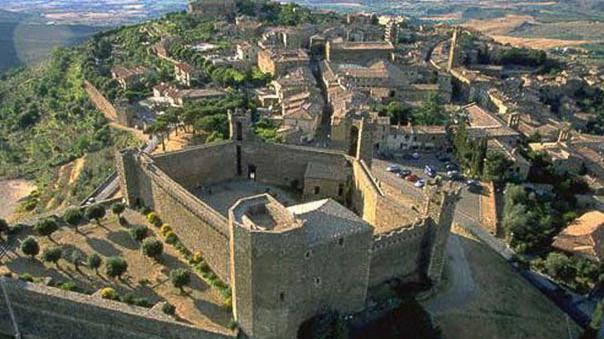 Montalcino ci offre i suoi preziosi tesori fra arte, medioevo e il magico Brunello
