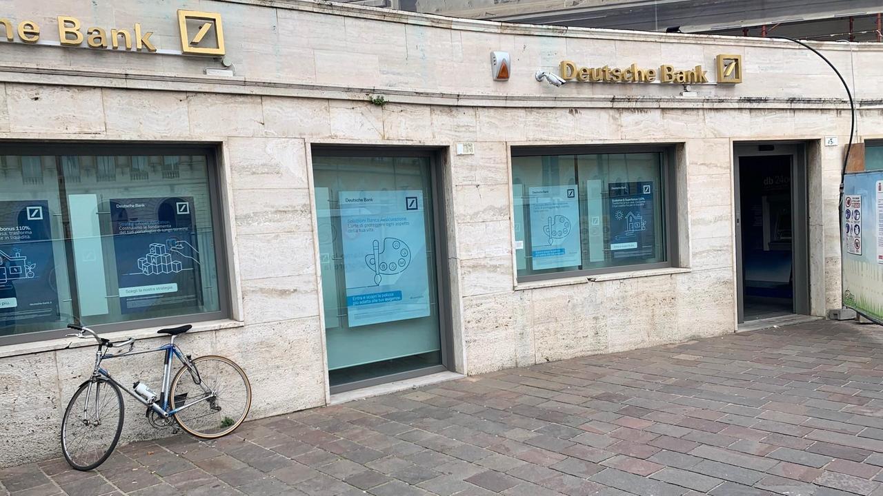 Grosseto, la Deutsche Bank se ne va a Livorno. Addio allo sportello, al suo posto DB Easy