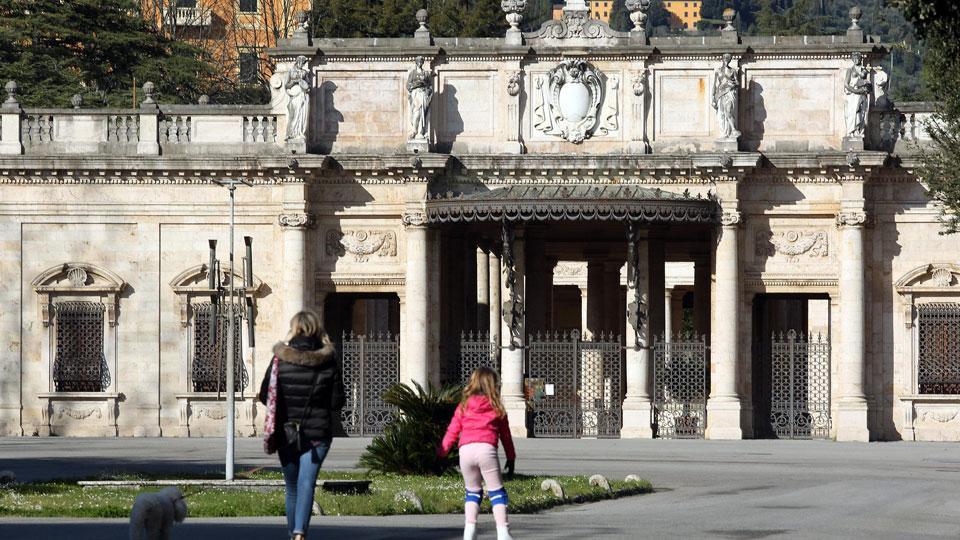 L’ingresso delle Terme Tettuccio (foto nucci)