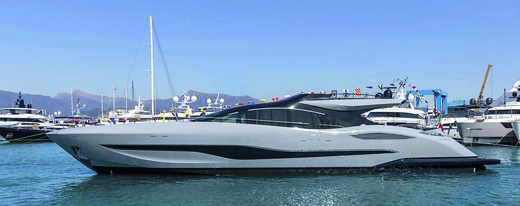 Viareggio, varato il secondo Mangusta per un armatore americano: «Ecco perché è uno yacht speciale» 