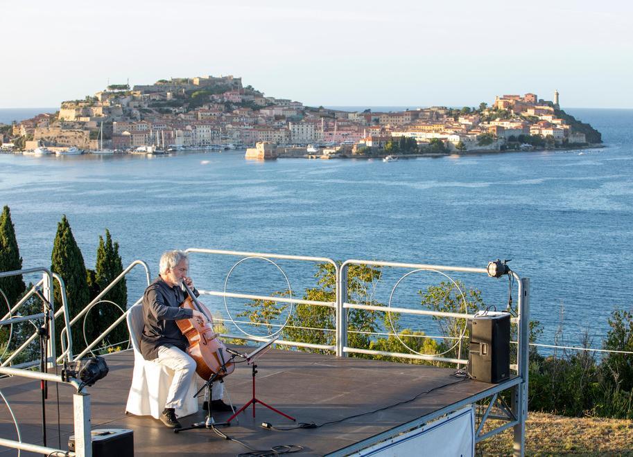 Elba Isola Musicale cresce Un’edizione per l’Ucraina 