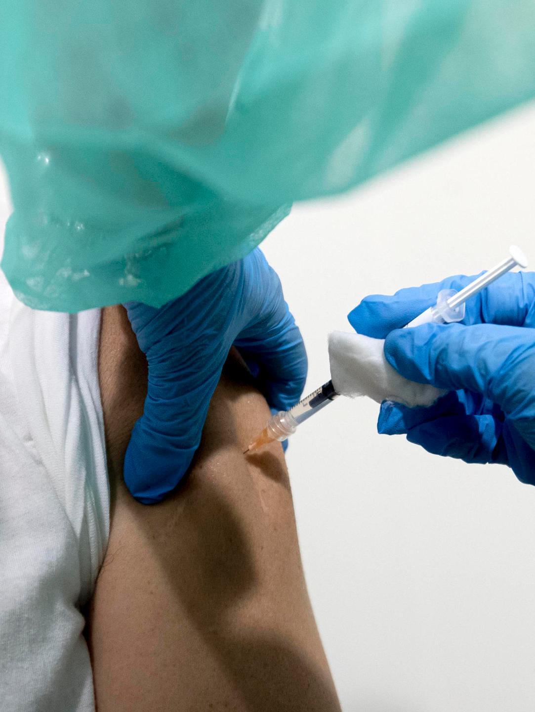 Sassari, vaccinato in ritardo: ora rischia una sanzione 