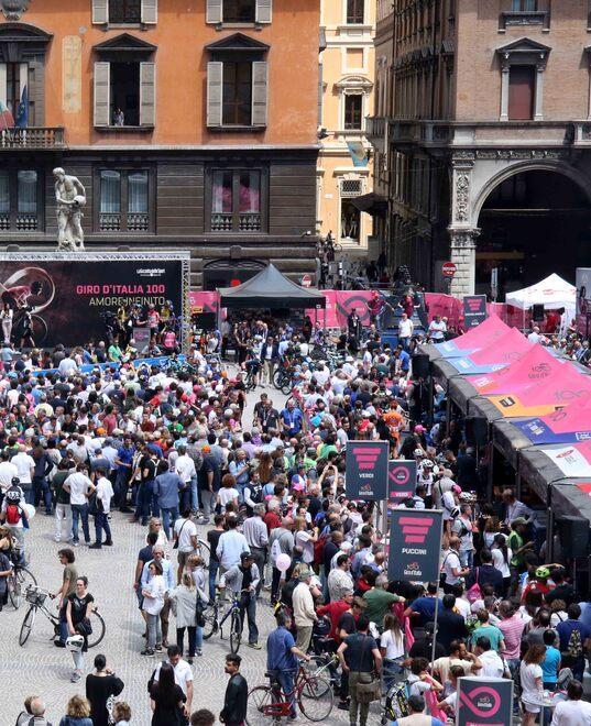 Reggio si prepara per l’arrivo della tappa del Giro d’Italia 