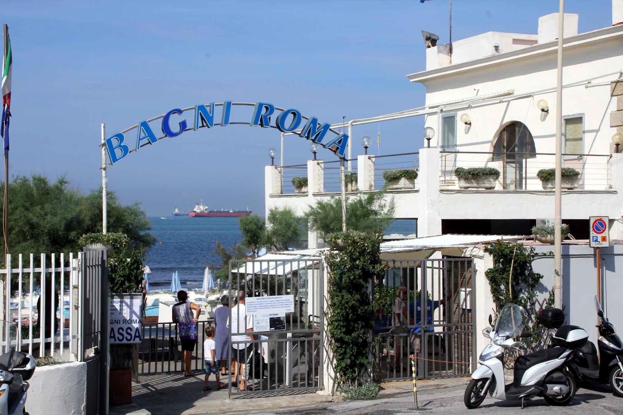 L'ingresso dei Bagni Roma