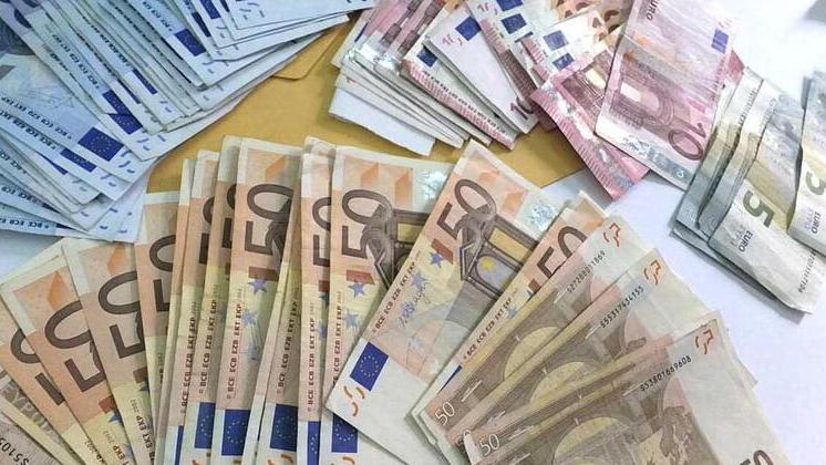 Sono tanti i soldi in ballo dopo la denuncia presentata da alcuni clienti di una professionista di Cecina