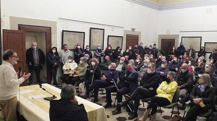L’assemblea promossa dalla Proloco al circolo di Coltano (FOTO RENZULLO/MUZZI)