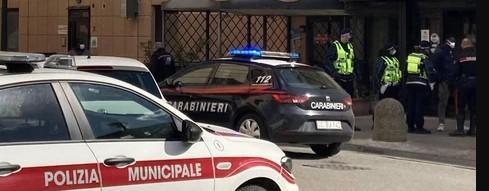 Uno dei controlli effettuati in collaborazione fra carabinieri e polizia municipale