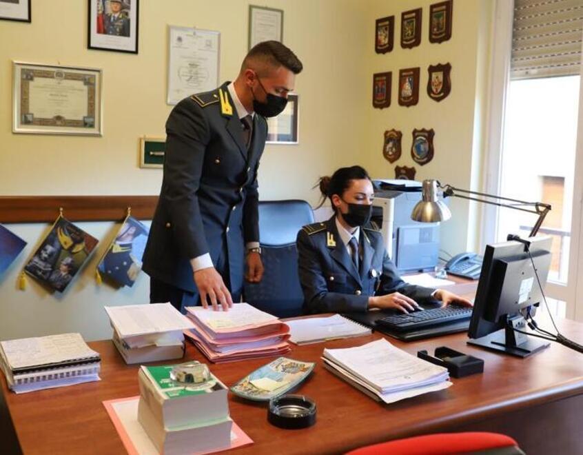 In 5 anni fatture false per 2,2 milioni. La Finanza scopre 11 società inesistenti 