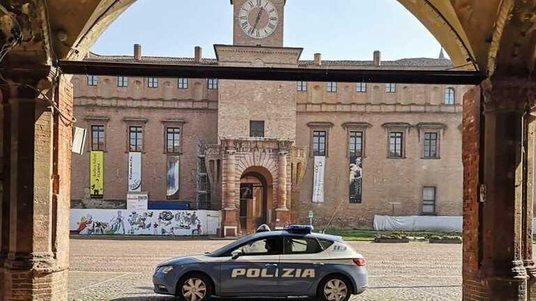 Carpi. Maxi rissa, spuntano machete e coltelli Sei giovani denunciati, feriti all’ospedale