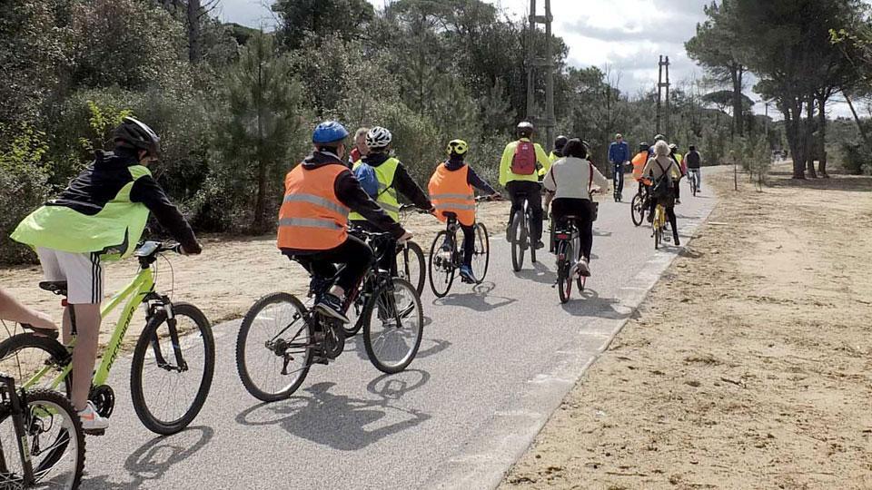 Alcuni momenti dell’inaugurazione del nuovo tratto della pista ciclabile del Trammino (foto muzzi)