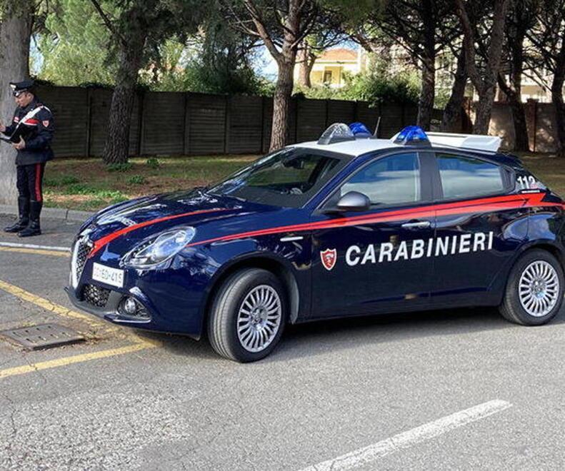 Cecina, consulente del lavoro indagata per gli ammanchi. L'accusa: così si intascava i soldi 