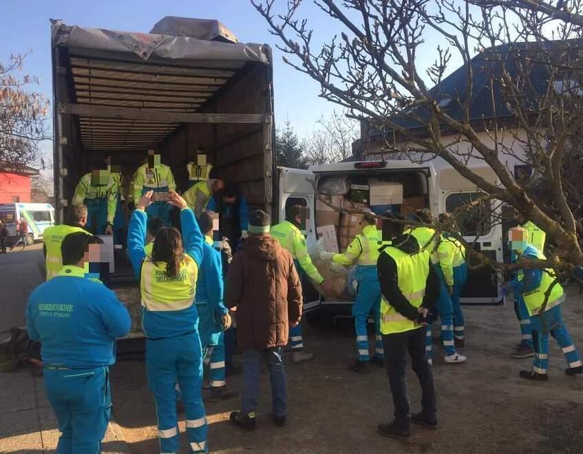 Insulti omofobi dopo la lite Volontario lascia la divisa e attacca la Misericordia 