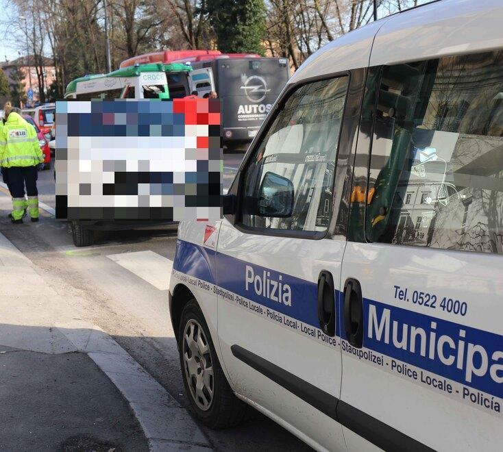 Reggio Emilia, ubriaco travolge ciclista e scappa. Pirata della strada bloccato in città 