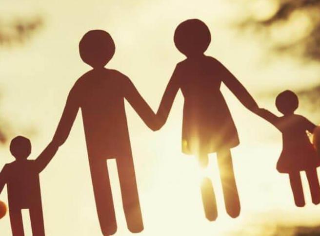 Congedi parentali, le novità: «A casa coi figli fino ai 14 anni» 