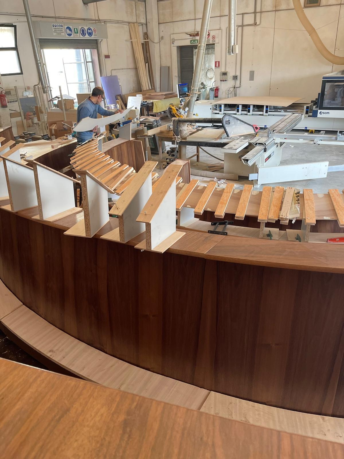 Creato a Sassari il palco del duomo di Milano