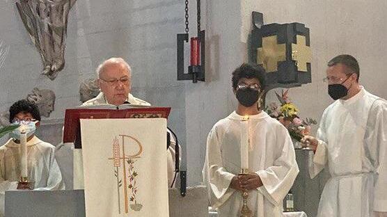 Festa per don Roberto, sacerdote da 50 anni