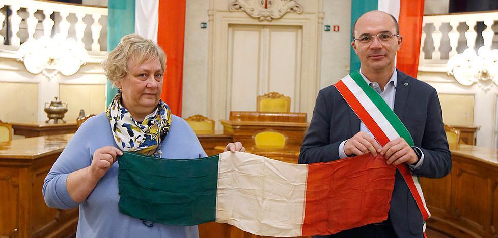 Festa della Liberazione a Reggio Emilia, sventola il tricolore di Morelli   
