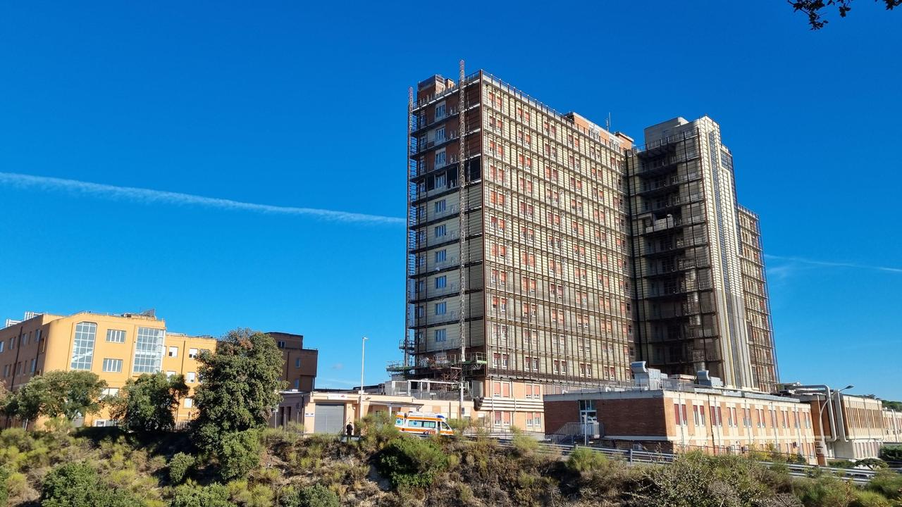 Nuoro, Cardiologia senza guida tra fazioni contrapposte