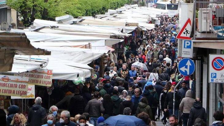 Fiera di San Marco, migliaia di persone: resta la delusione per i banchi sul viale