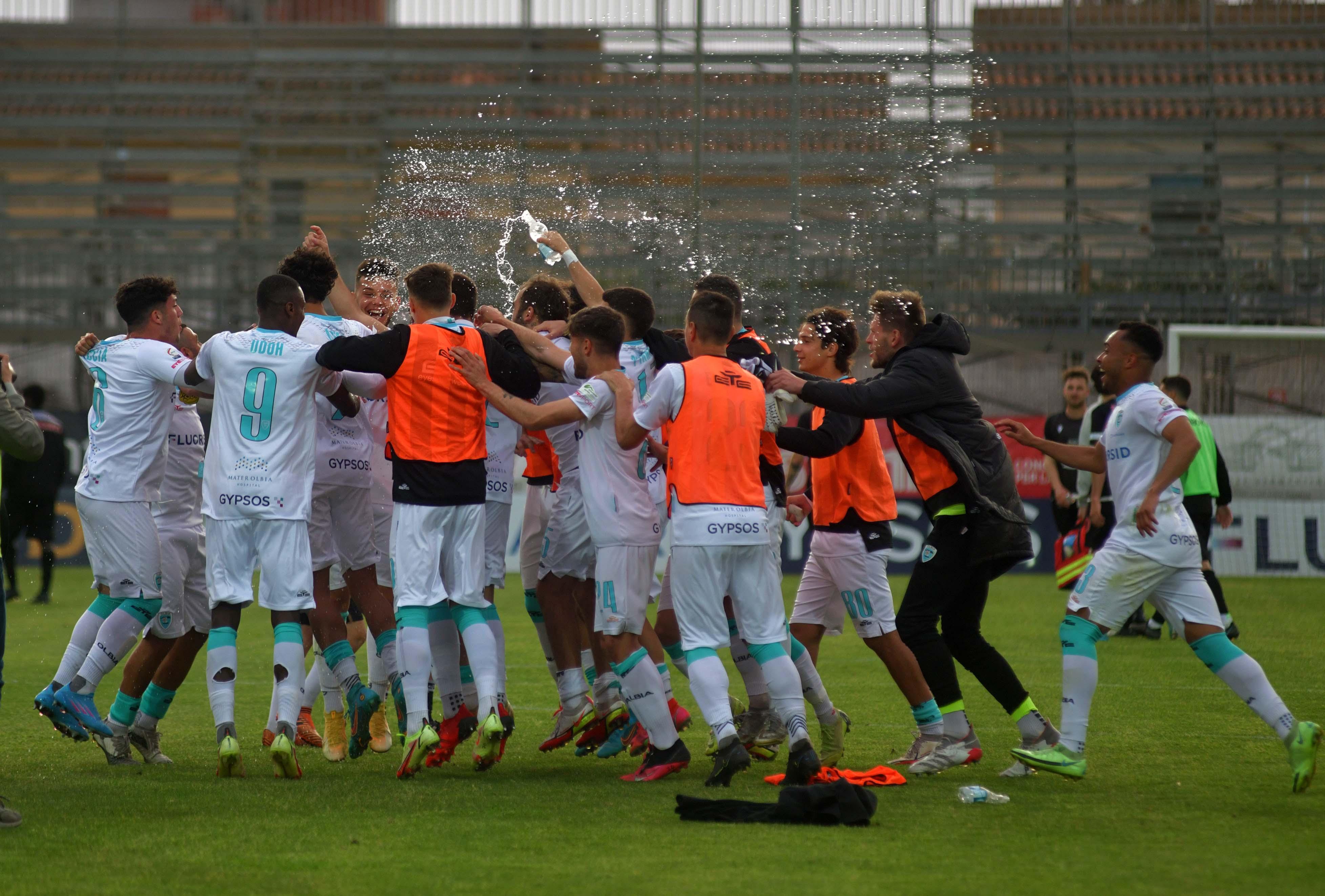 La festa dei "bianchi" per la conquista dei play off promozione