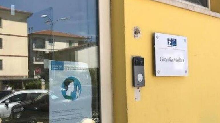 L’ingresso della guardia medica in via Garibaldi