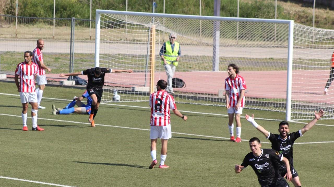 La festa dei giocatori dell'Ossese dopo l'illusorio gol del 2-0