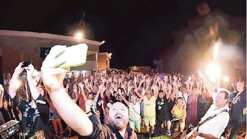 Un concerto dal vivo a Piombino