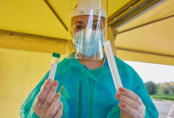 Covid, reinfezioni nel 4 per cento dei casi: «Tanti i positivi non diagnosticati» 