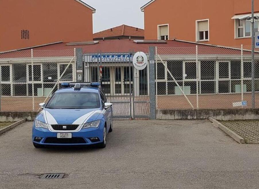 Carpi Tentato furto in azienda Trovati con gli arnesi: scattano due denunce 