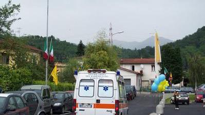 Un'ambulanza della Misericordia del Barghigiano (foto archivio)