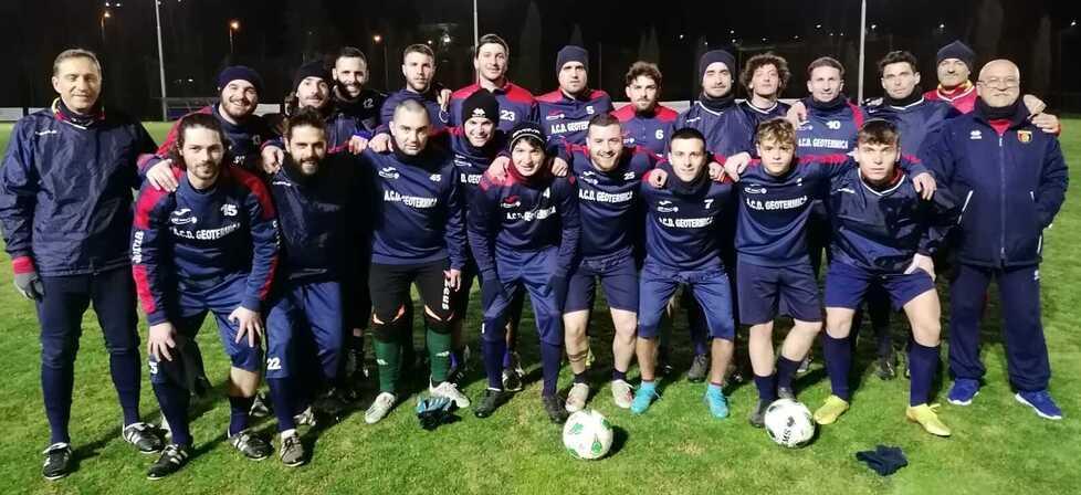 Una storia di gol e amicizia. È nel segno dei record il trionfo della Geotermica 