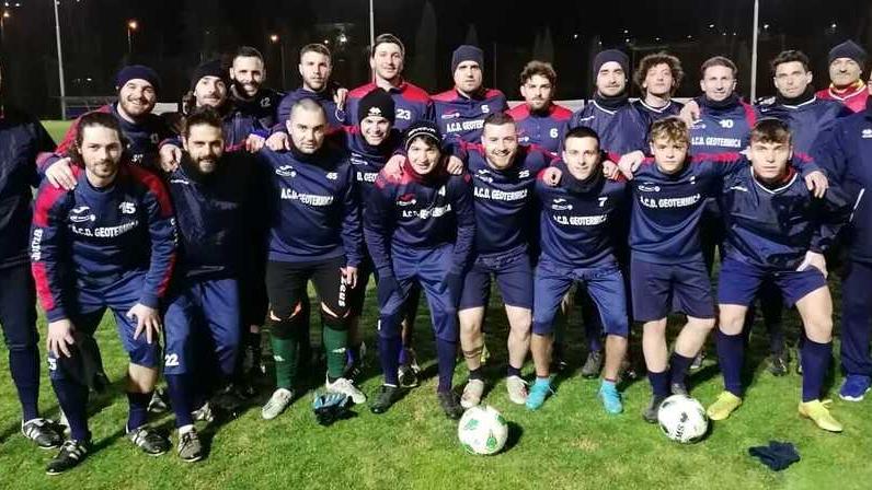 Una storia di gol e amicizia. È nel segno dei record il trionfo della Geotermica