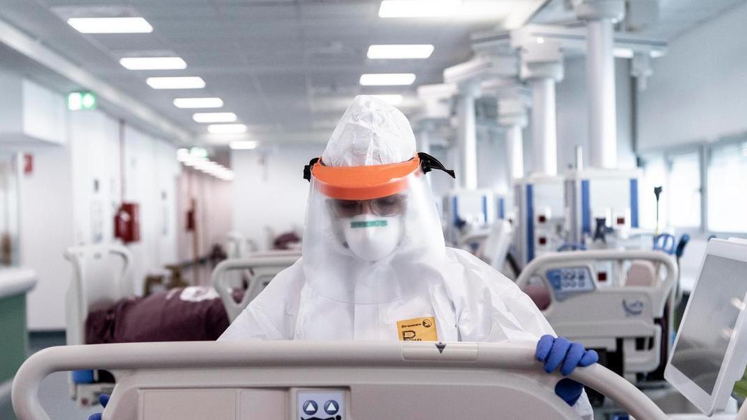 Coronavirus, un decesso e altri 373 nuovi positivi nel Ferrarese