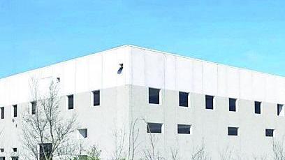 Reggiolo, capannone costruito su inerti: il Riesame dissequestra l’area