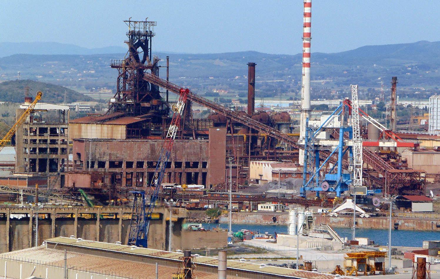 Le acciaierie Jsw, ex Lucchini di Piombino (Foto Paolo Barlettani)