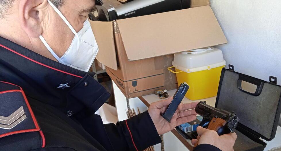 Parte della refurtiva sequestrata dai carabinieri durante l’operazione di ieri mattina