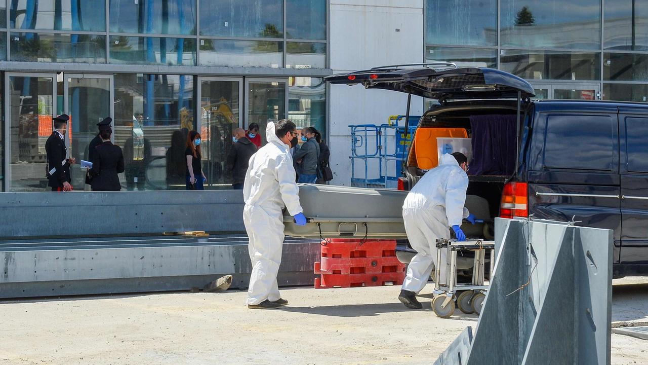 Sulla Nuova in edicola domenica 1 maggio: non può essere festa se di lavoro si muore
