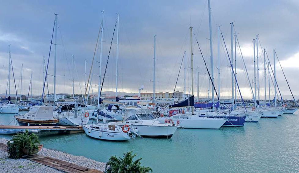 Chi compra vuole uno sconto milionario: Porto Cecina, ecco come superare la crisi 