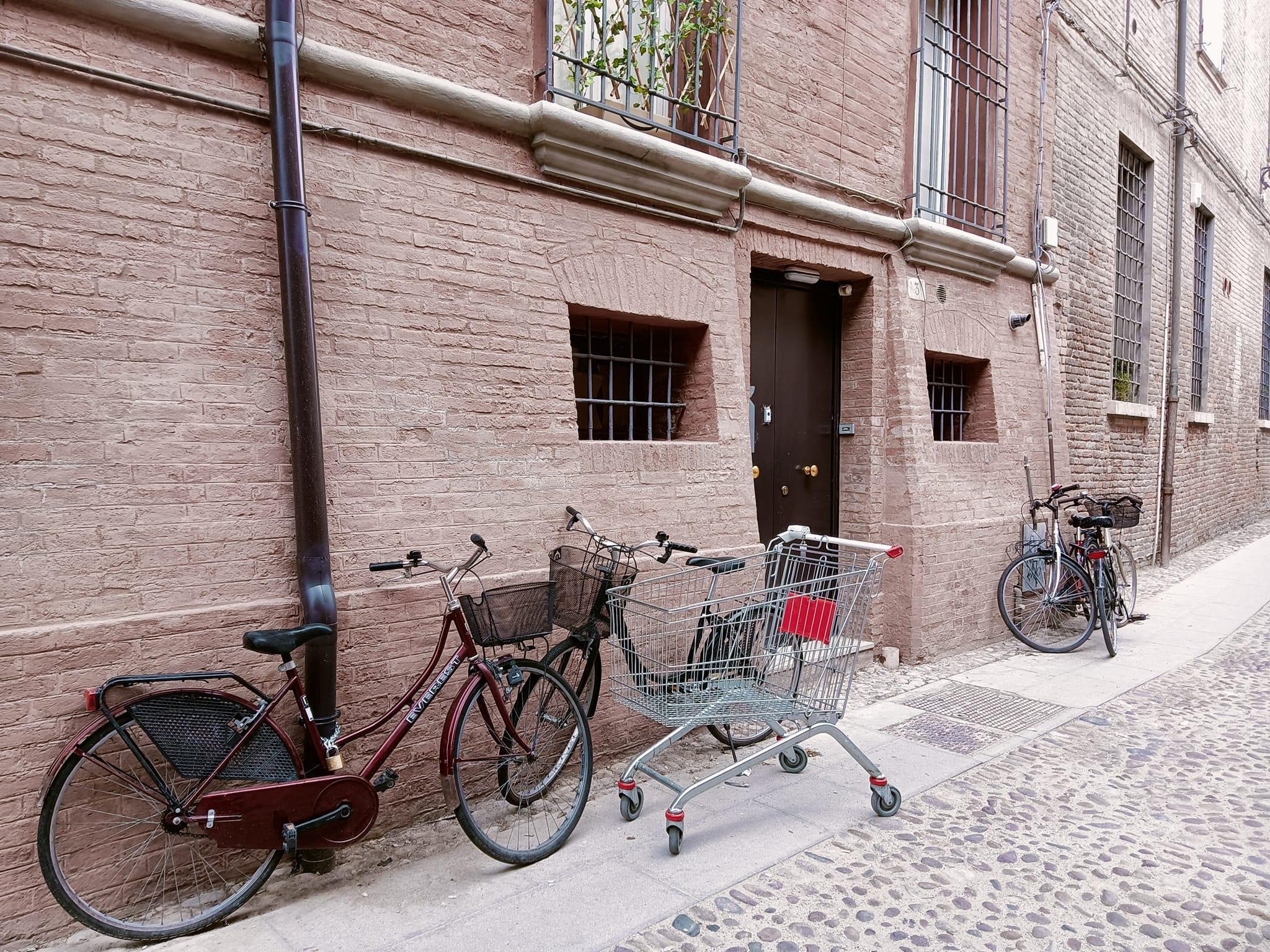 Ecco la situazione in via Carri a Ferrara