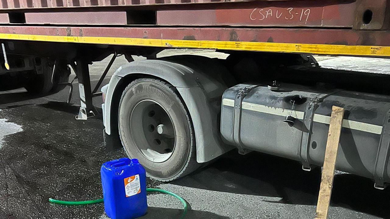 Una tanica di benzina riempita