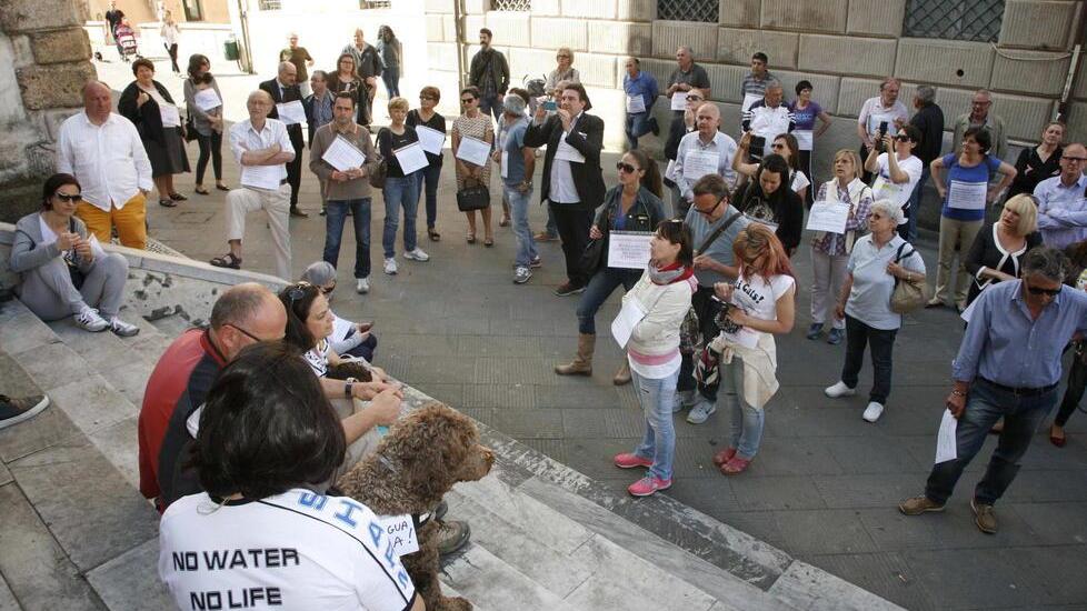 Tallio nelle acque a Pietrasanta, assolti i due imputati. Il comitato: «È un errore»