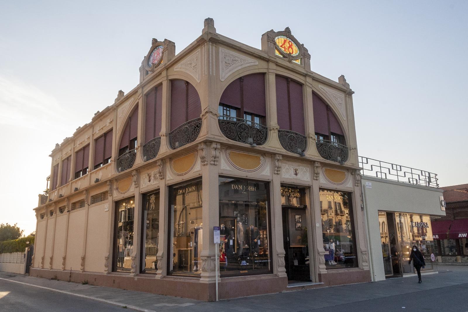 Viareggio, Dan Jhon offre 6 posti part-time nei suoi negozi: «Esperienza, flessibilità e passione per la moda» 