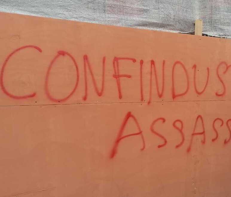Scritte di minaccia contro la Confindustria 