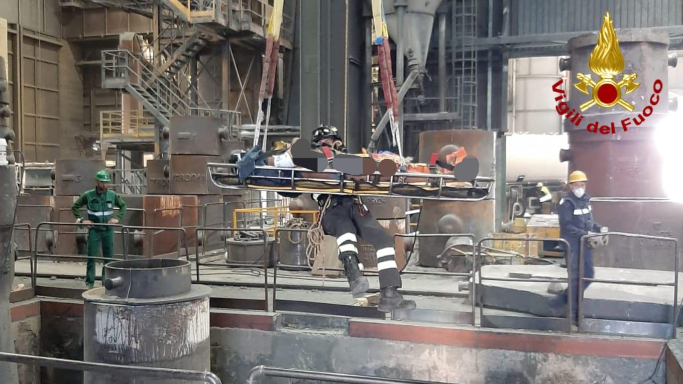 Casalgrande, infortunio sul lavoro all'ex-Acciaierie di Rubiera: grave un operaio di 41 anni 