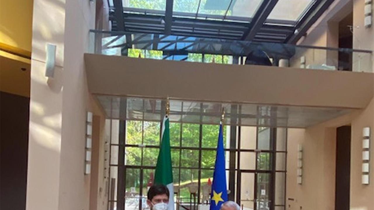 Il ministro Roberto Speranza e l'immunologo Anthony Fauci a Washington