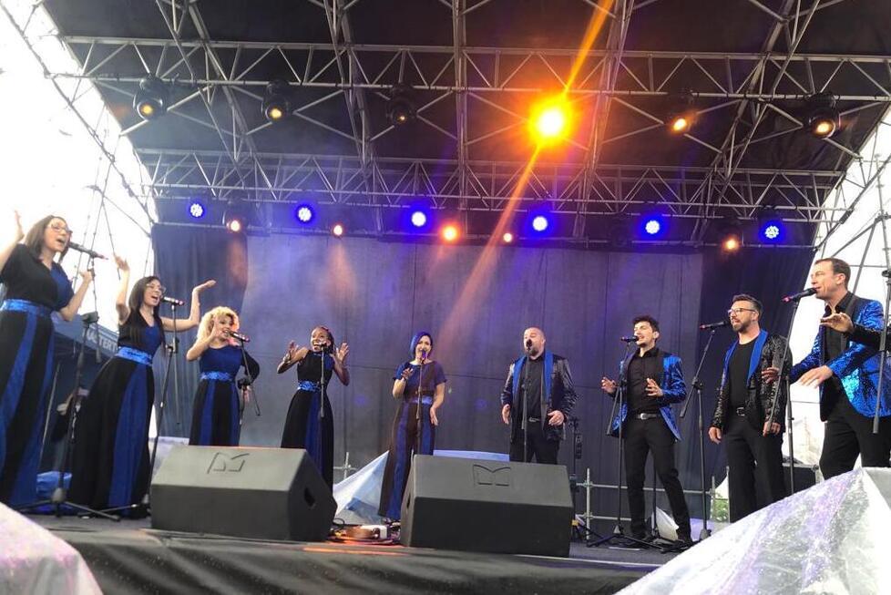 In migliaia in piazza Aldo Moro al concerto del Primo Maggio 