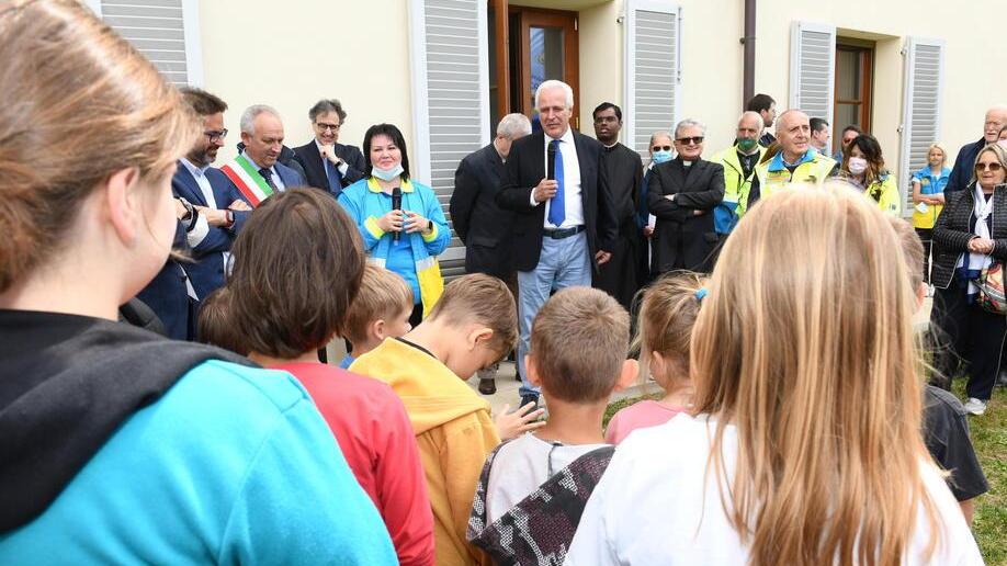 Lezioni scolastiche dall’Ucraina, donati ai profughi 29 computer