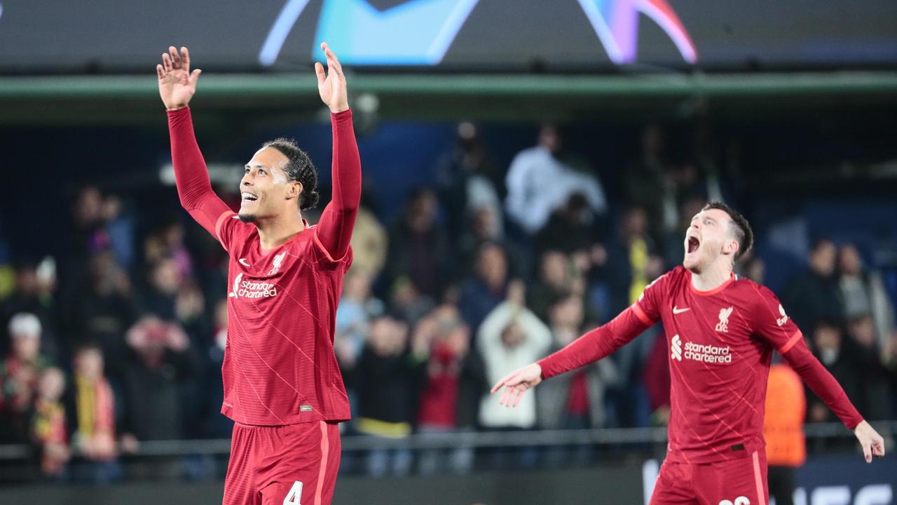 L'esultanza liberatoria dei giocatori del Liverpool: con il Villareal i Reds hanno rischiato la figuraccia (Foto Epa/Biel Alino)
